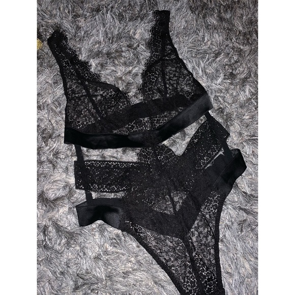 🖤Victoria’s Secret black lace teddy🖤 - Picture 3 of 10
